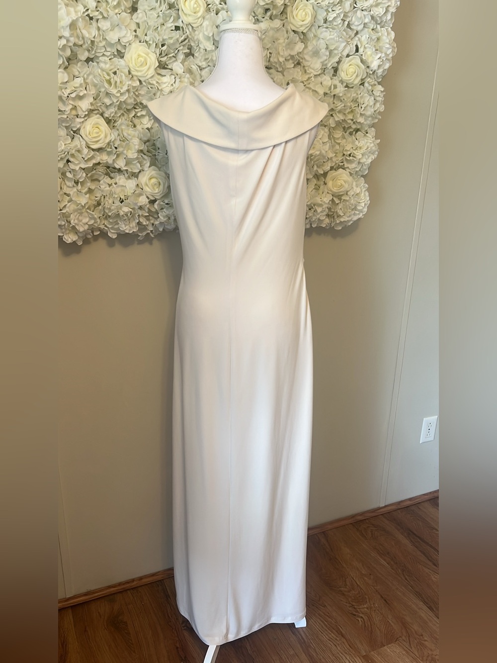 Lauren Ralph Lauren Cream Jersey Off-the-Shoulder Gown - Picture 6 of 12